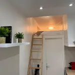 Unbeatable Location! Cozy Parisian Getaway For Two